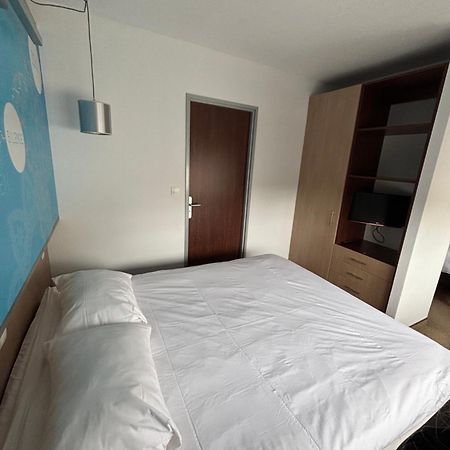 Ibis Styles Bethune Bruay La Buissiere Bagian luar foto