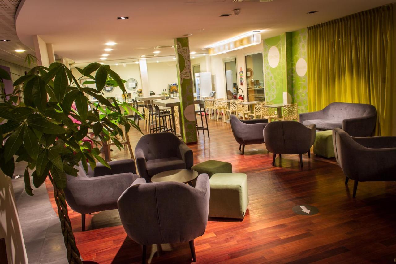 Ibis Styles Bethune Bruay La Buissiere Bagian luar foto