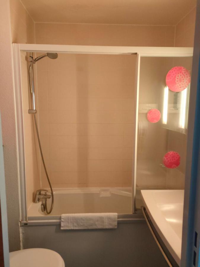 Ibis Styles Bethune Bruay La Buissiere Bagian luar foto