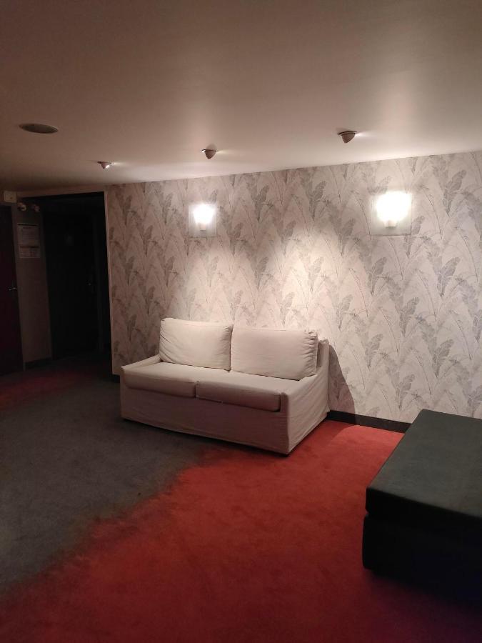 Ibis Styles Bethune Bruay La Buissiere Bagian luar foto
