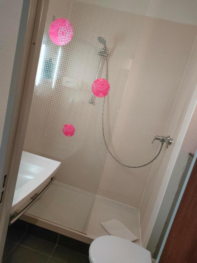 Ibis Styles Bethune Bruay La Buissiere Bagian luar foto
