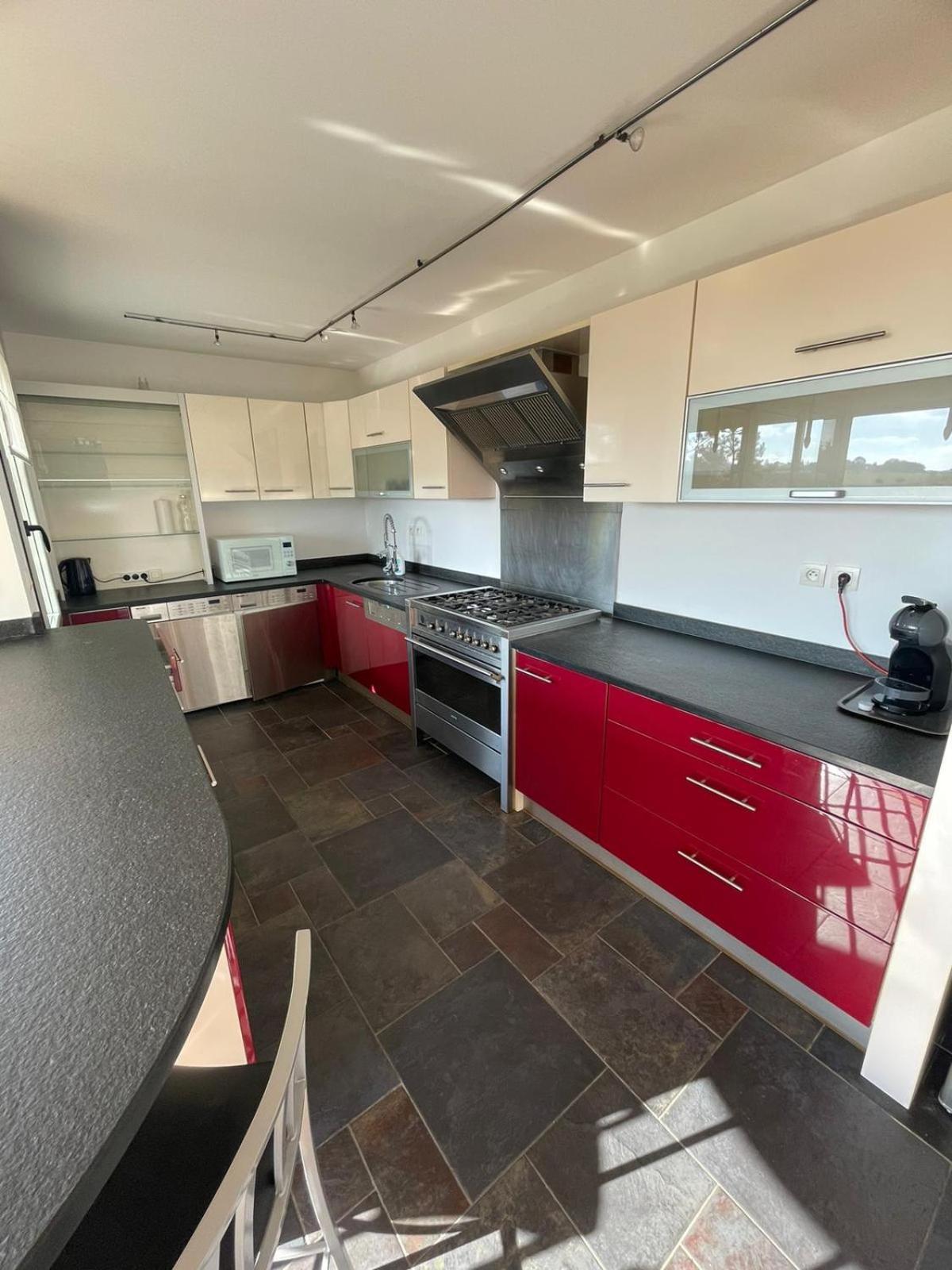 Ibis Styles Bethune Bruay La Buissiere Bagian luar foto