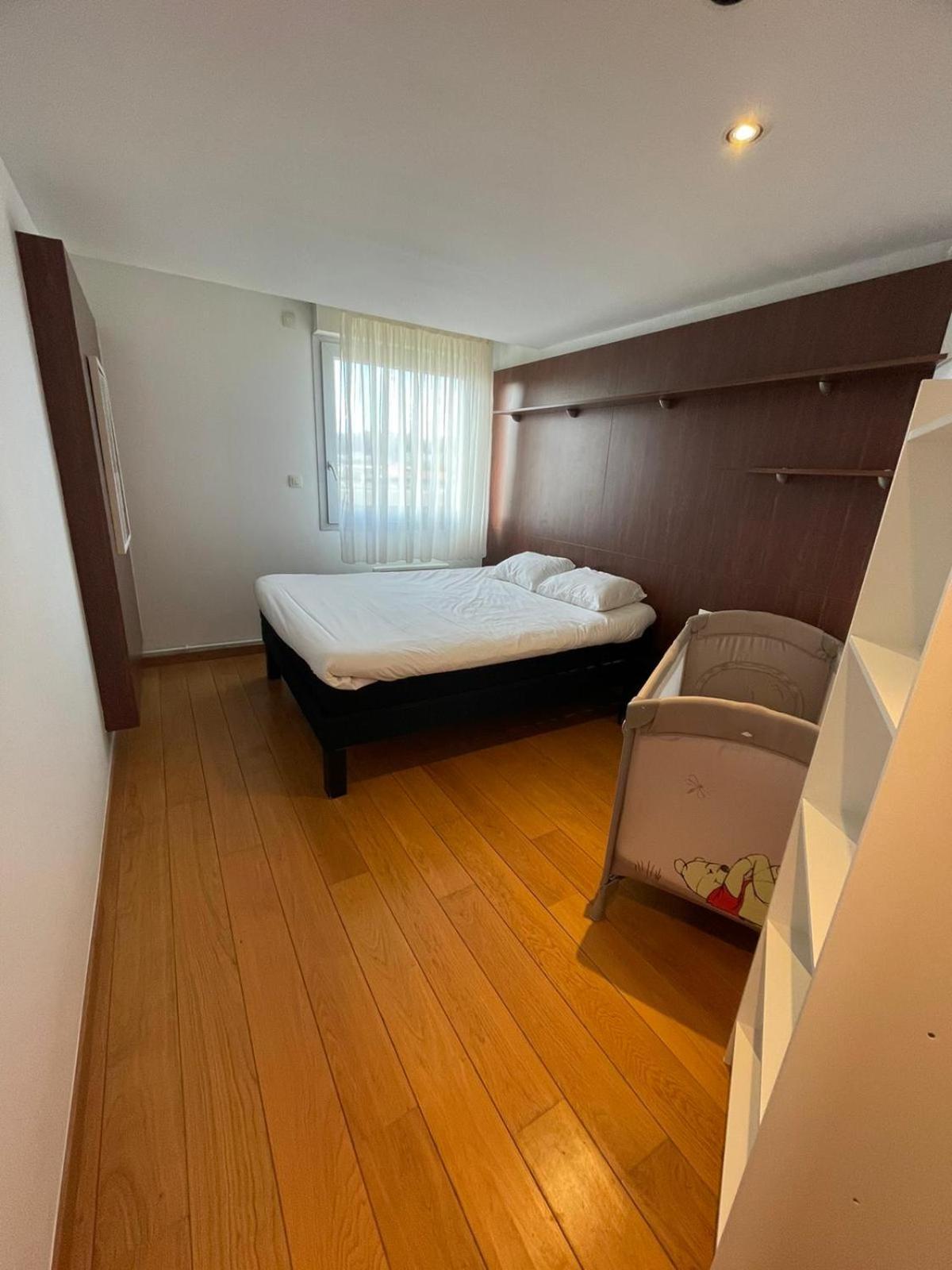 Ibis Styles Bethune Bruay La Buissiere Bagian luar foto